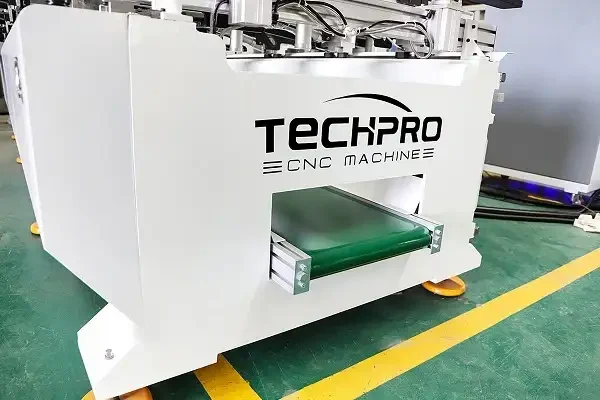 conveyor device for ptp table